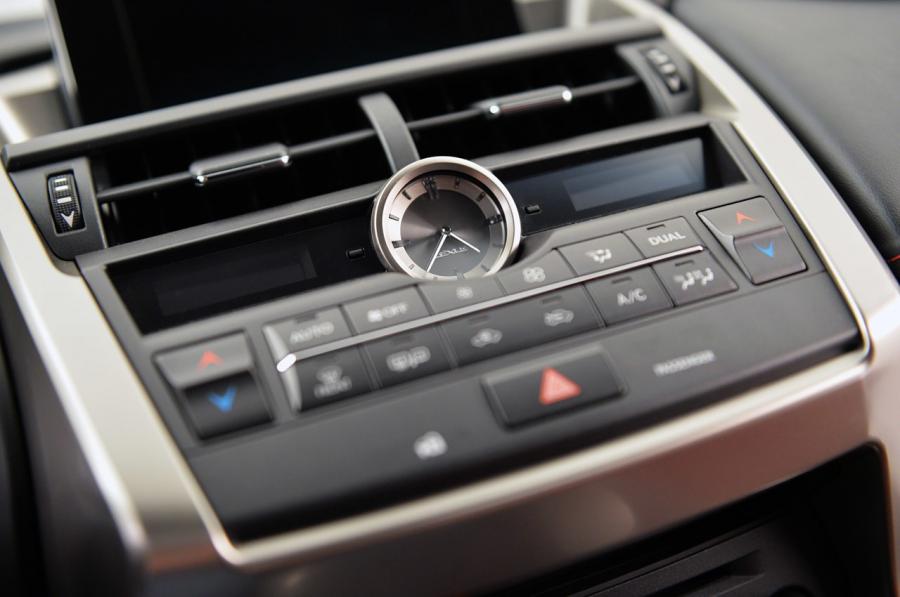  Lexus NX200t F-Sport 2014 года  (фото 63 из 84)